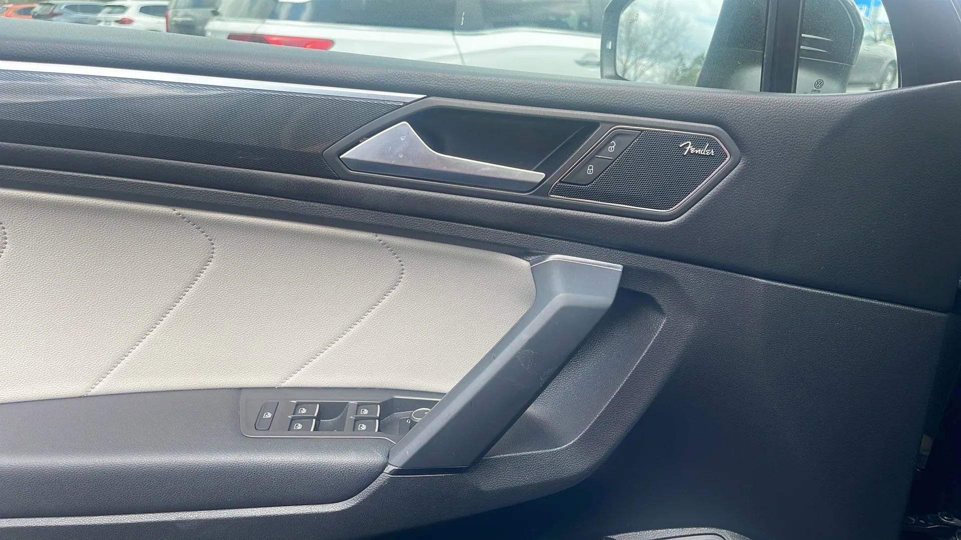 Used 2019 Volkswagen Tiguan SEL Premium image 22