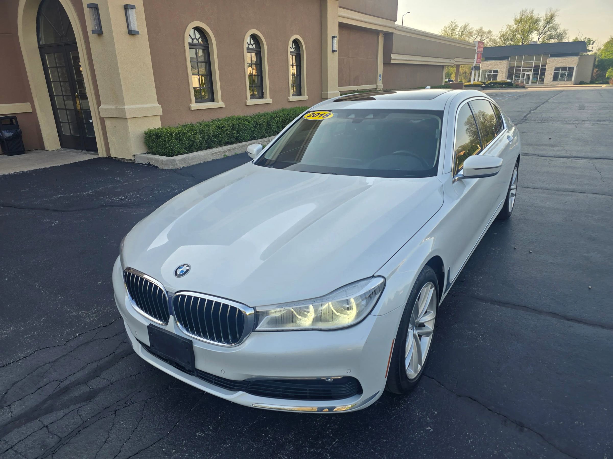 Used 2018 BMW 750i xDrive AWD/4WD image 1