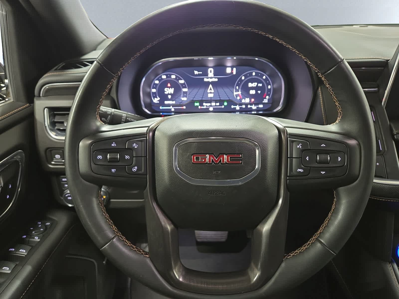 Used 2023 GMC Yukon AT4 w/ AT4 Premium Package AWD/4WD image 20