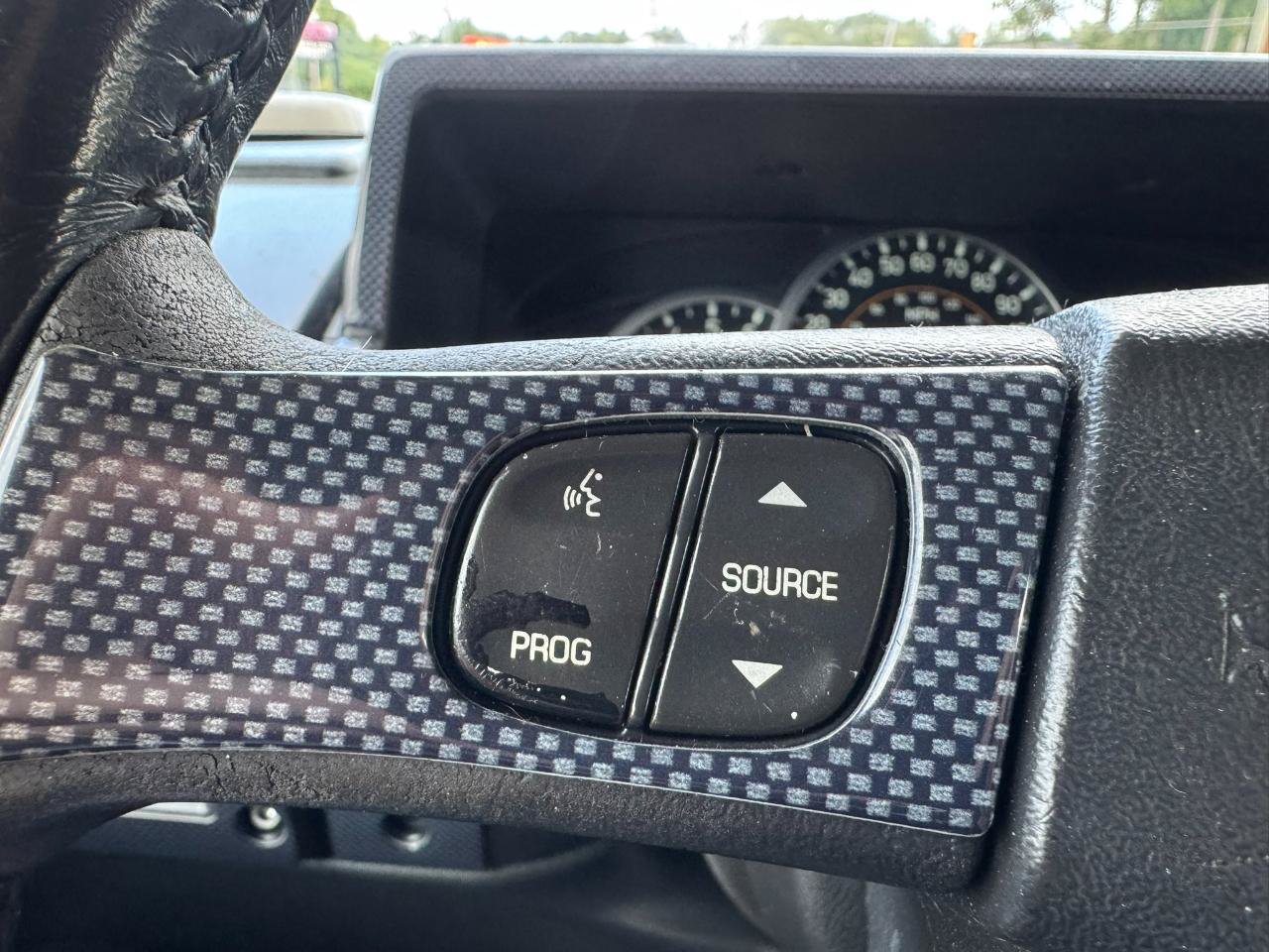 Used 2005 HUMMER H2 w/ Preferred Equipment Group AWD/4WD image 13