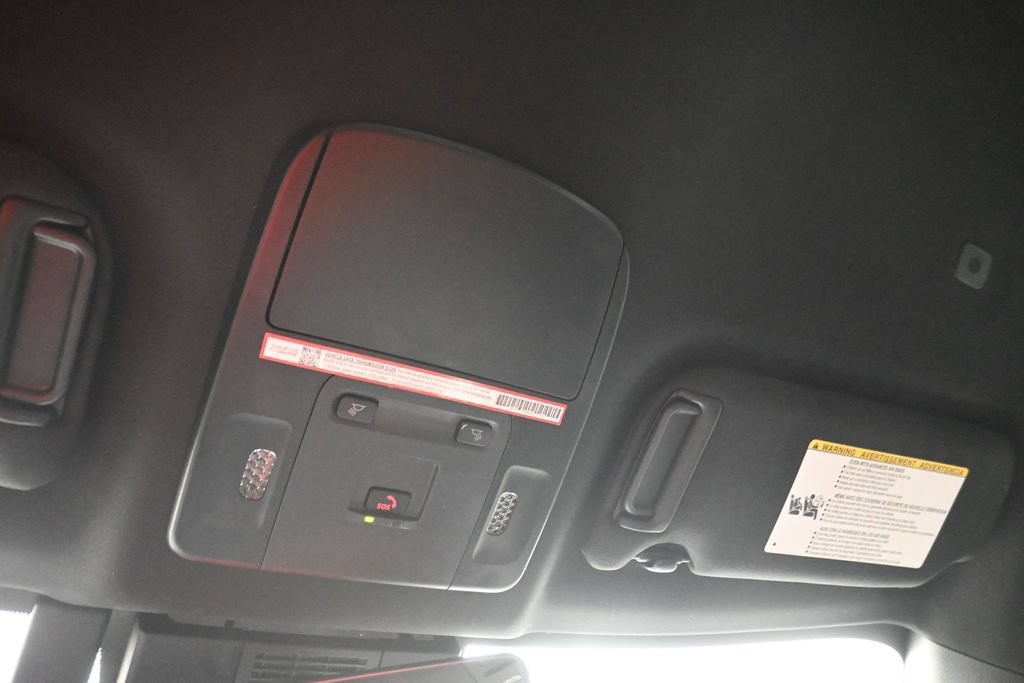 Used 2025 Toyota Camry SE w/ Convenience Package FWD image 11