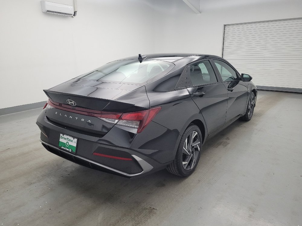 Used 2025 Hyundai Elantra Sport FWD image 9