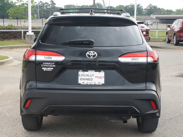 Used 2023 Toyota Corolla Cross LE FWD image 3