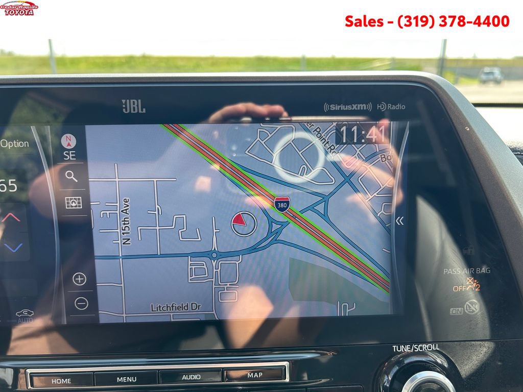 Certified 2021 Toyota Highlander Limited AWD/4WD image 18