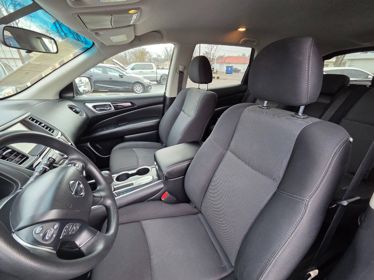 Used 2019 Nissan Pathfinder S image 12