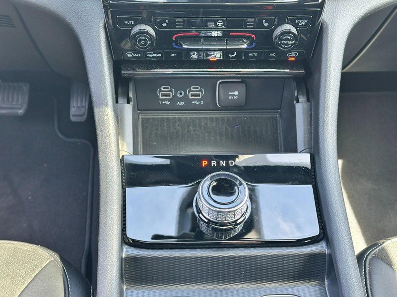 Used 2025 Jeep Grand Cherokee Altitude AWD/4WD image 14