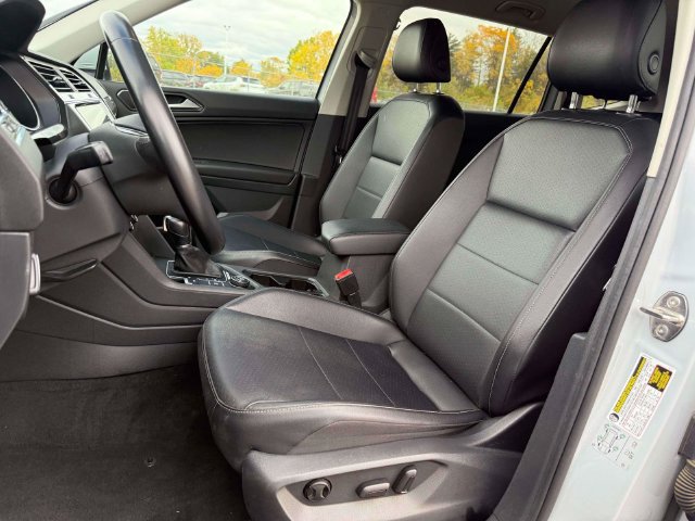 Used 2018 Volkswagen Tiguan SE AWD/4WD image 14