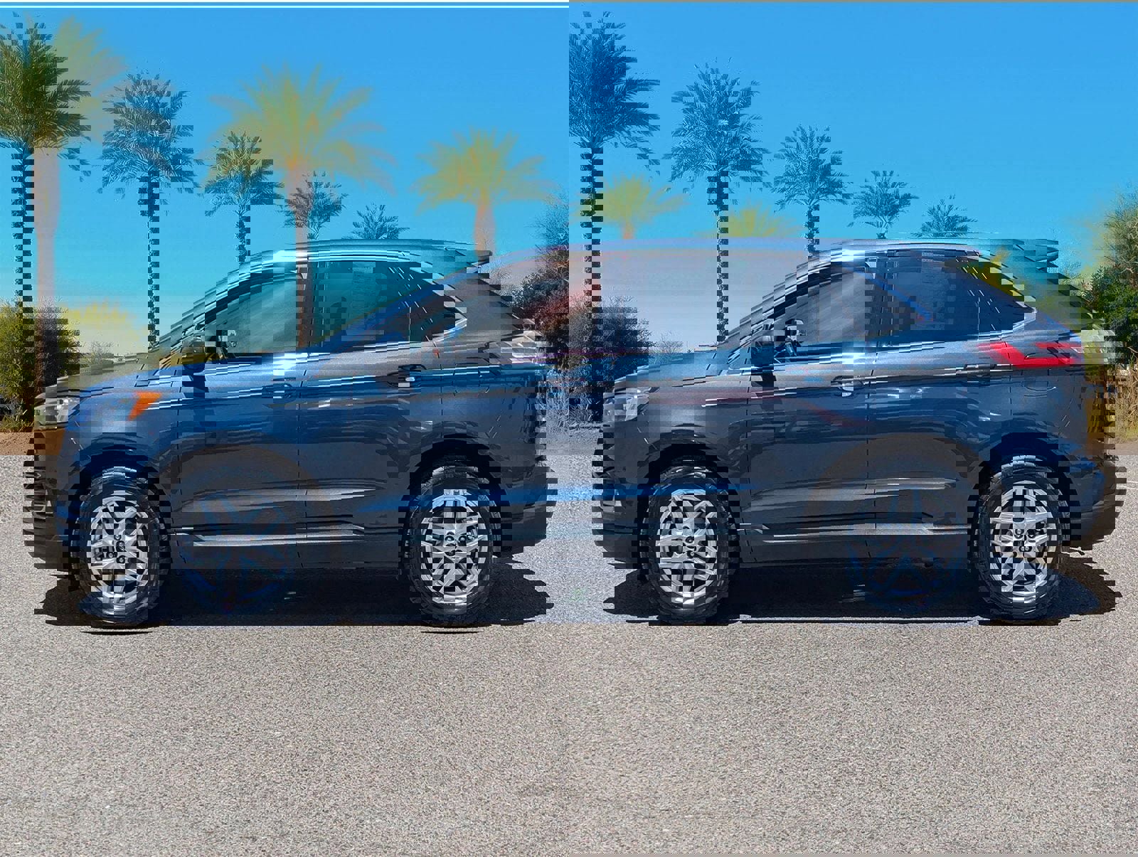 Certified 2023 Ford Edge SEL w/ Convenience Package AWD/4WD image 2