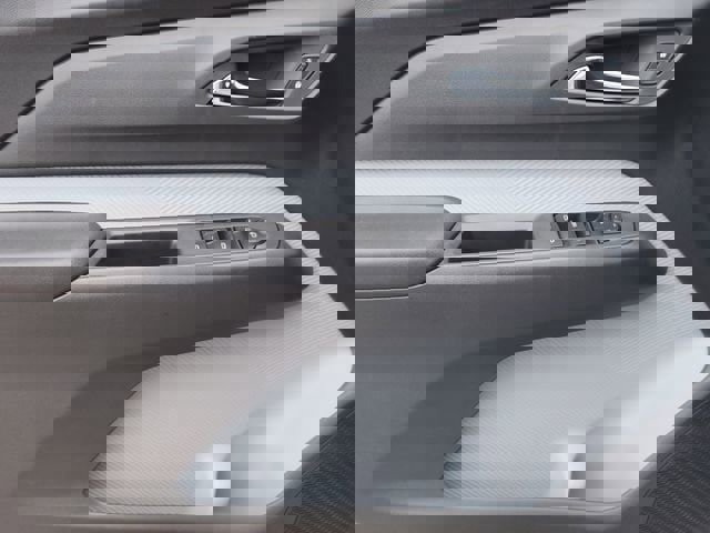 New 2027 Chevrolet Bolt LT w/ Comfort Package image 18