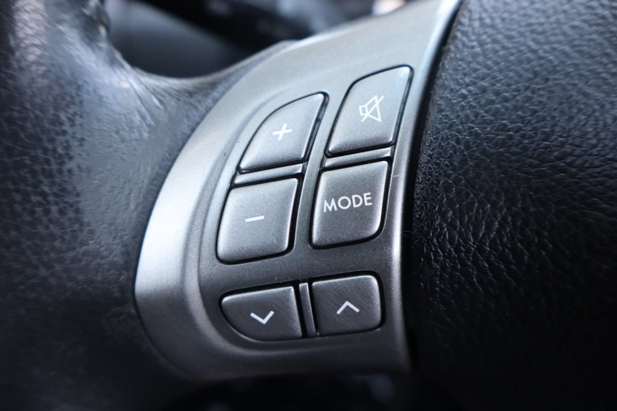 Used 2010 Subaru Impreza 2.5i Premium AWD/4WD image 30