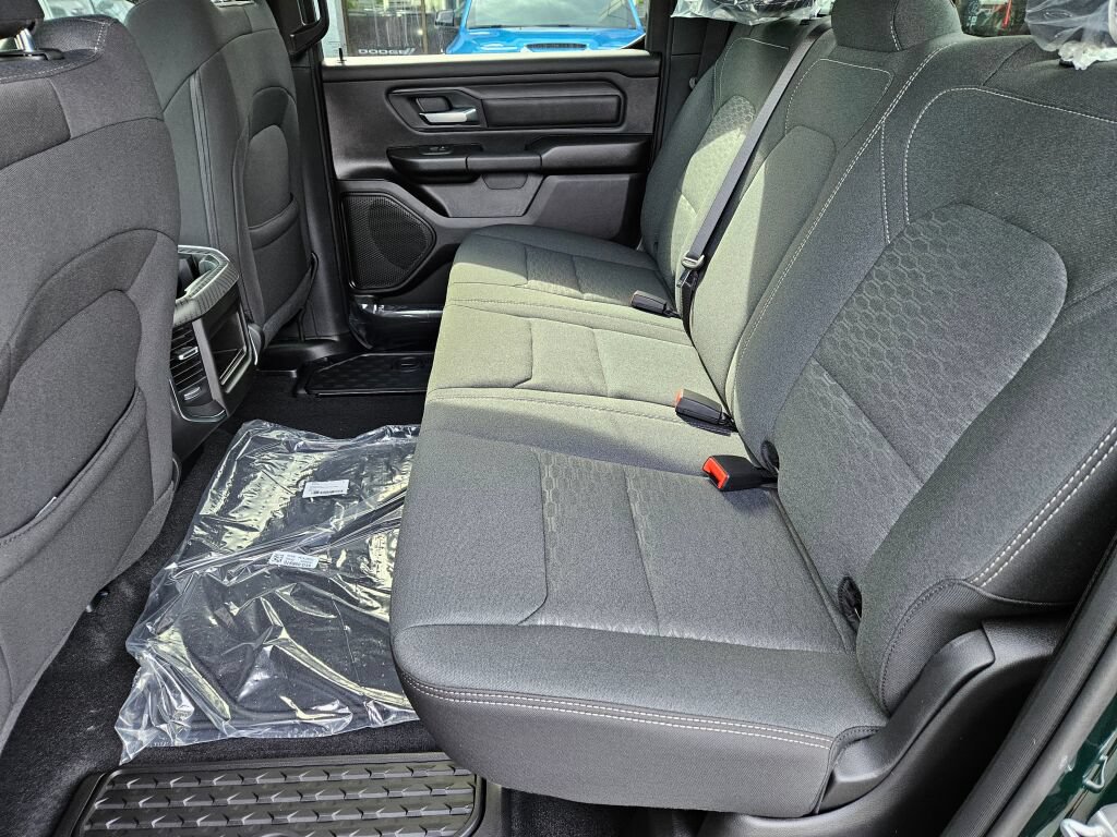 New 2026 RAM 1500 Express AWD/4WD image 12