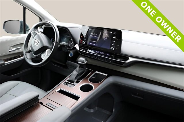 Used 2024 Toyota Sienna XLE image 21