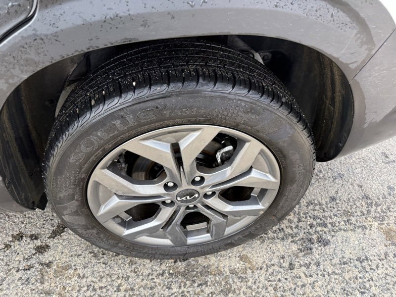 Certified 2024 Kia Seltos S image 14