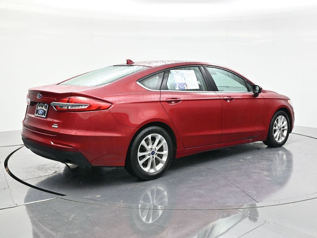 Used 2019 Ford Fusion SE FWD image 5