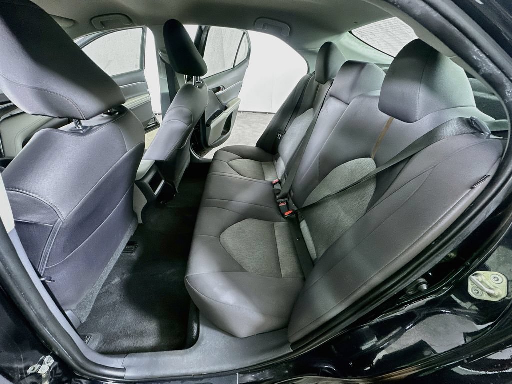 Used 2020 Toyota Camry LE FWD image 14