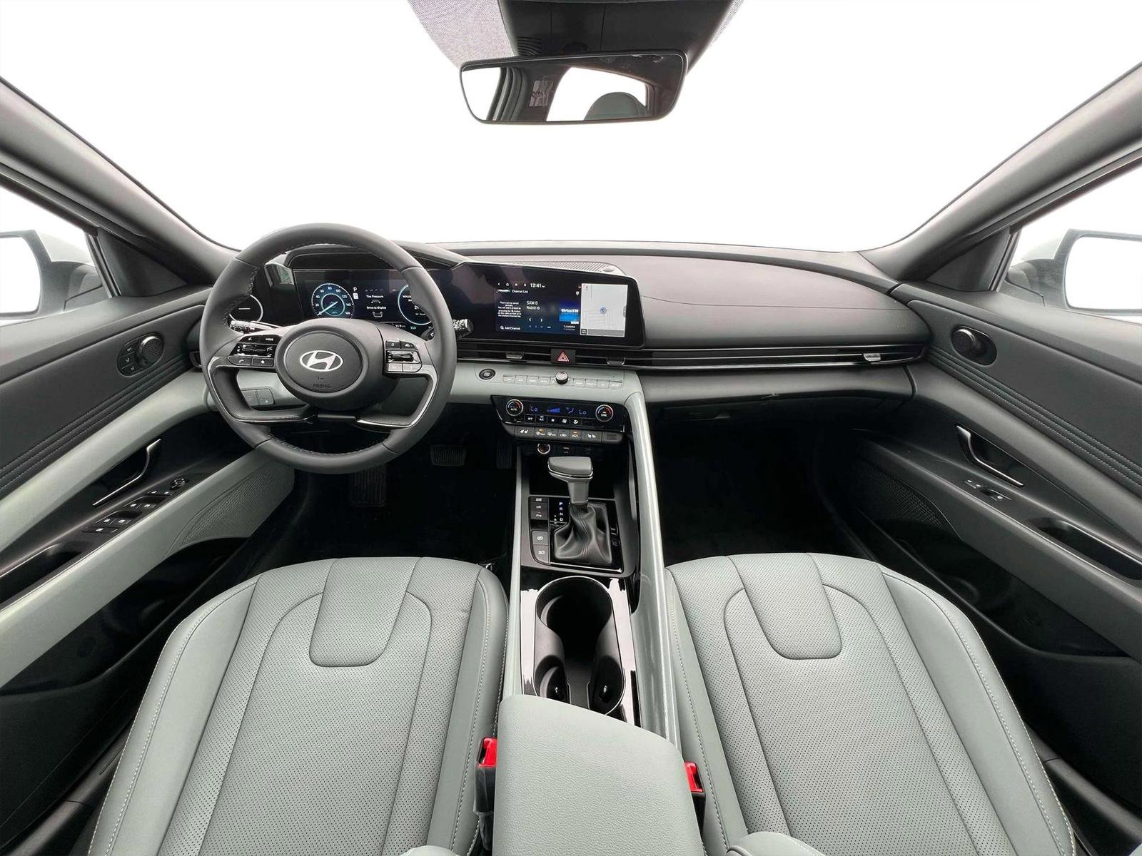 New 2025 Hyundai Elantra Limited image 13