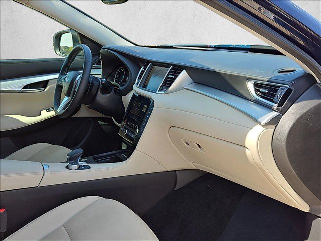 Used 2020 INFINITI QX50 Luxe w/ Navigation Package FWD image 17