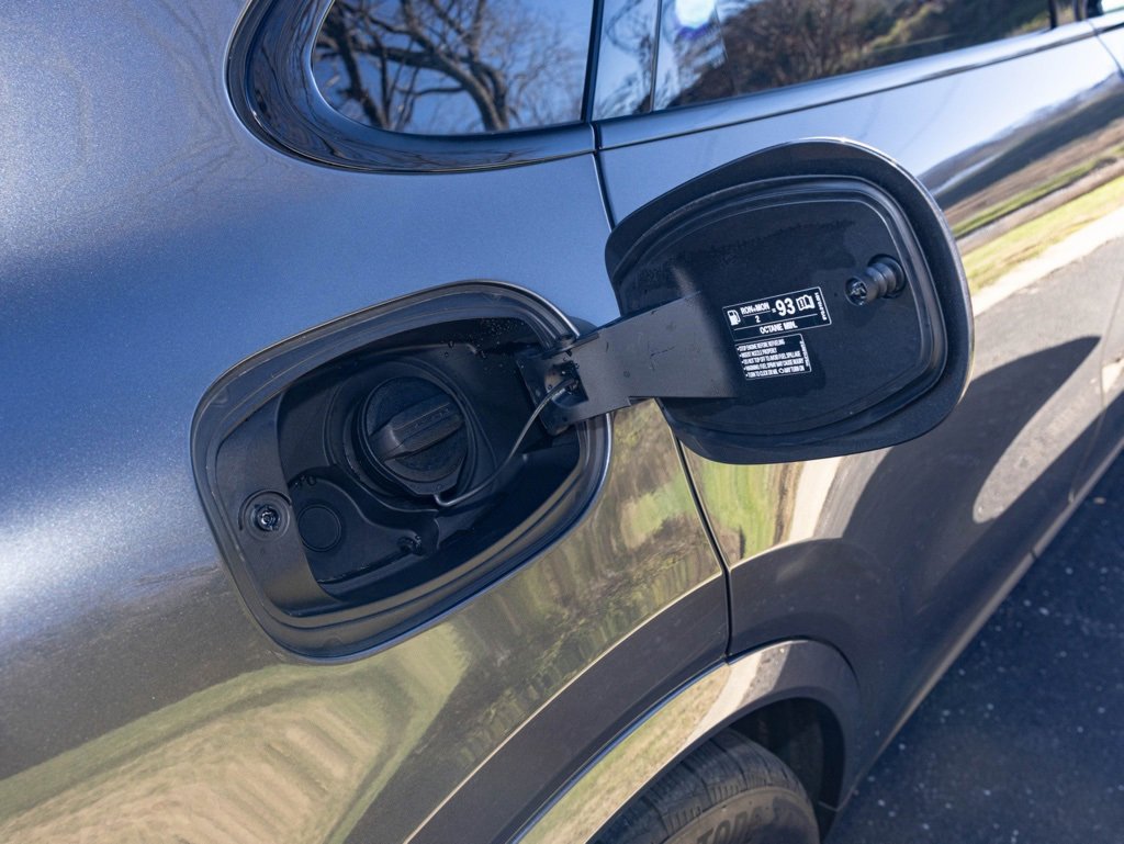 Used 2024 Porsche Cayenne Coupe image 57