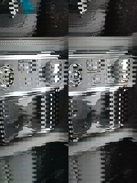 New 2025 Nissan Pathfinder SV w/ SV Premium Package image 27