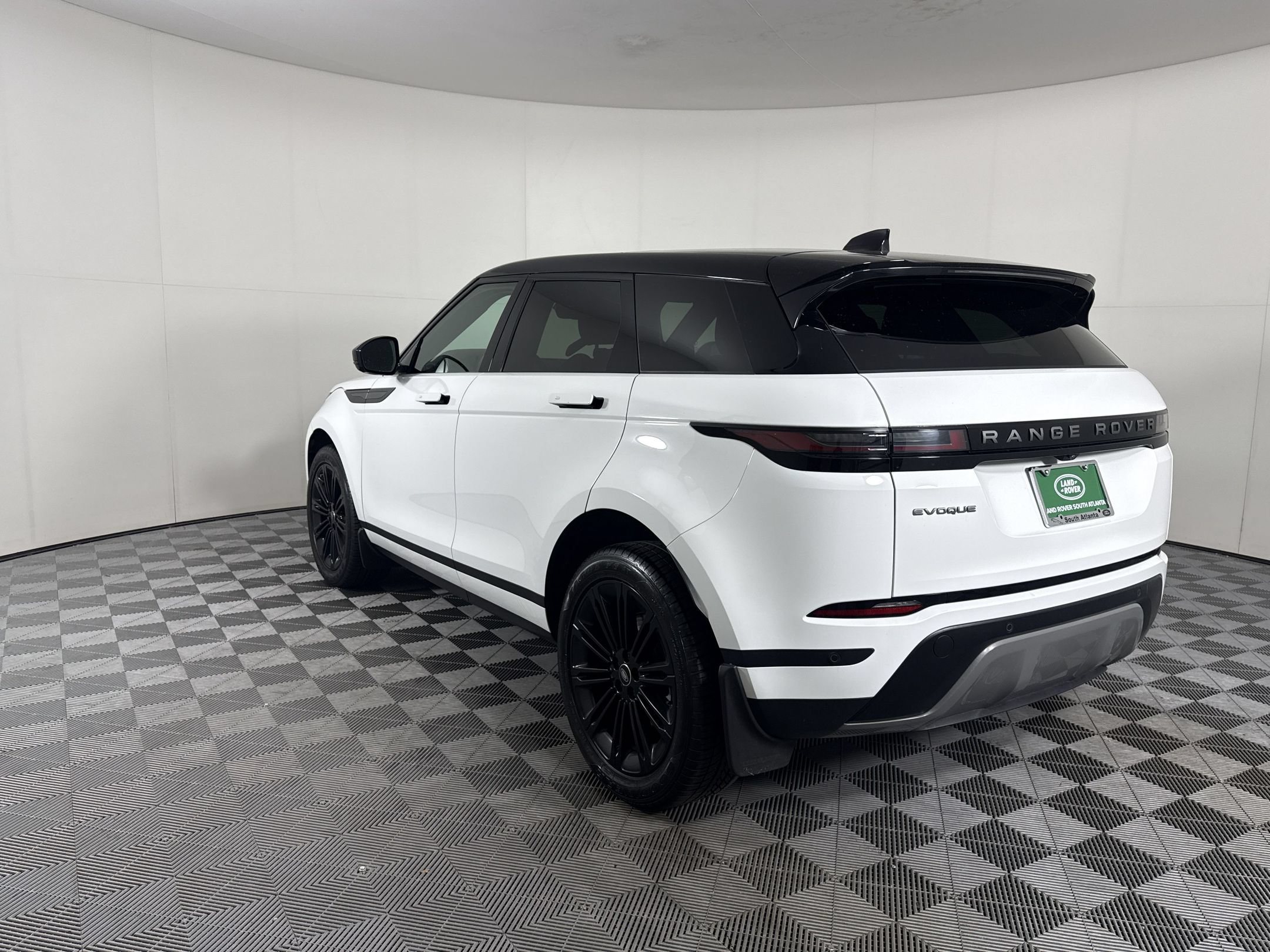 Used 2026 Land Rover Range Rover Evoque S AWD/4WD image 3