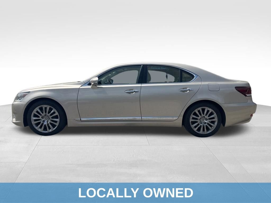 Used 2015 Lexus LS 460 w/ Comfort Package image 3