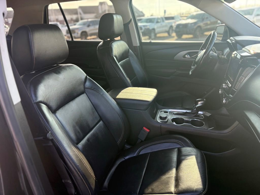 Used 2021 Chevrolet Traverse LT FWD image 14