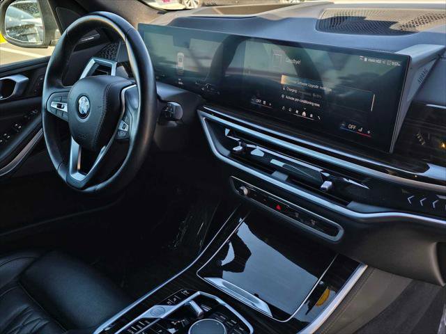 Used 2025 BMW X5 xDrive50e image 10