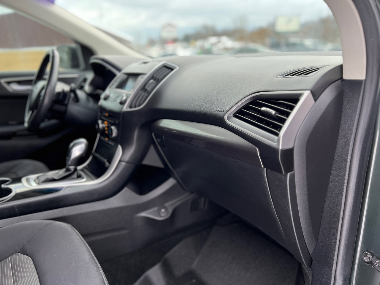 Used 2015 Ford Edge SEL image 48