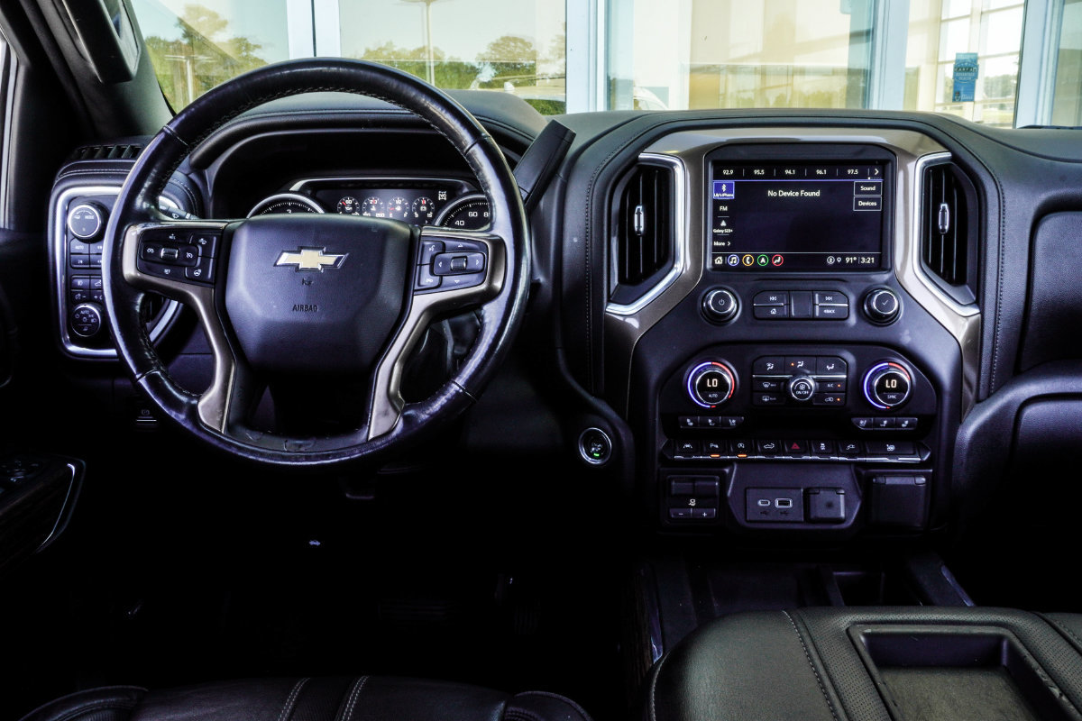 Used 2021 Chevrolet Silverado 1500 High Country w/ Technology Package AWD/4WD image 18