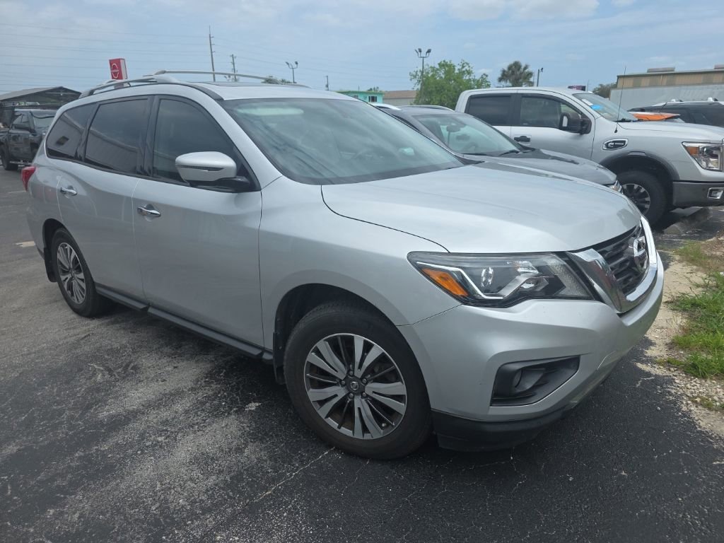 Used 2017 Nissan Pathfinder SL w/ SL Premium Package FWD image 3