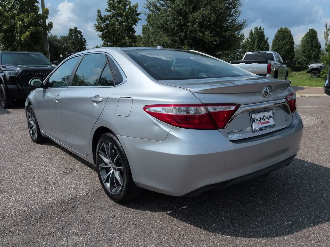Used 2015 Toyota Camry XSE FWD image 4
