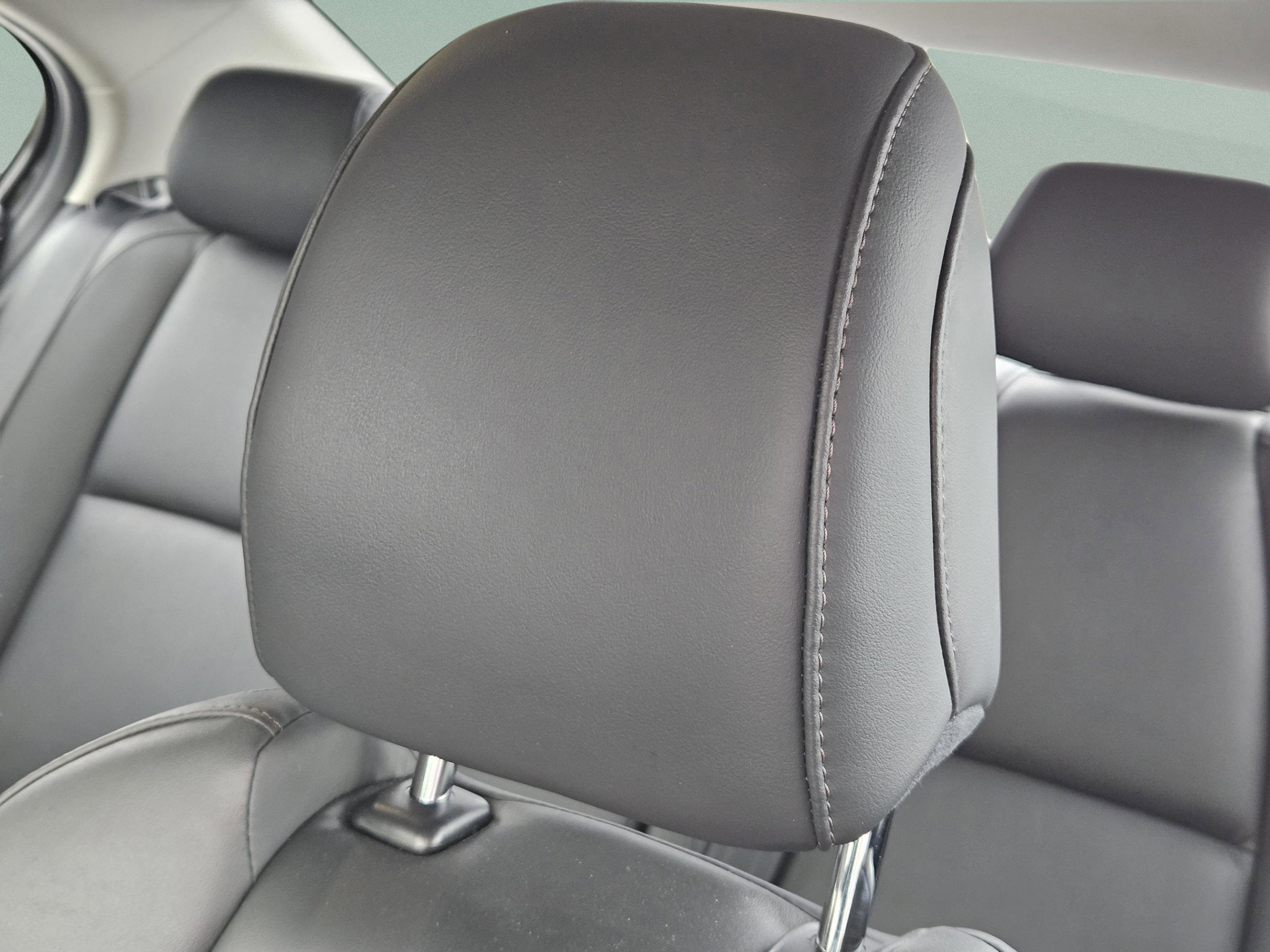 Used 2019 MAZDA MAZDA3 Sedan w/ Preferred Package image 13