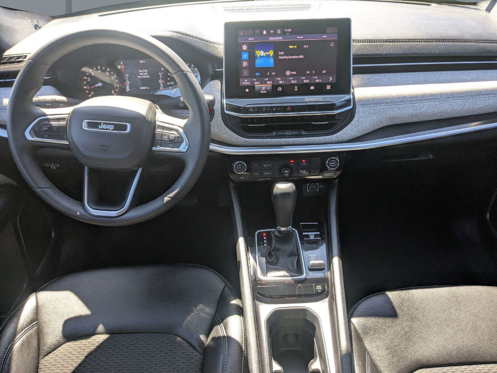 Used 2024 Jeep Compass Latitude AWD/4WD image 19