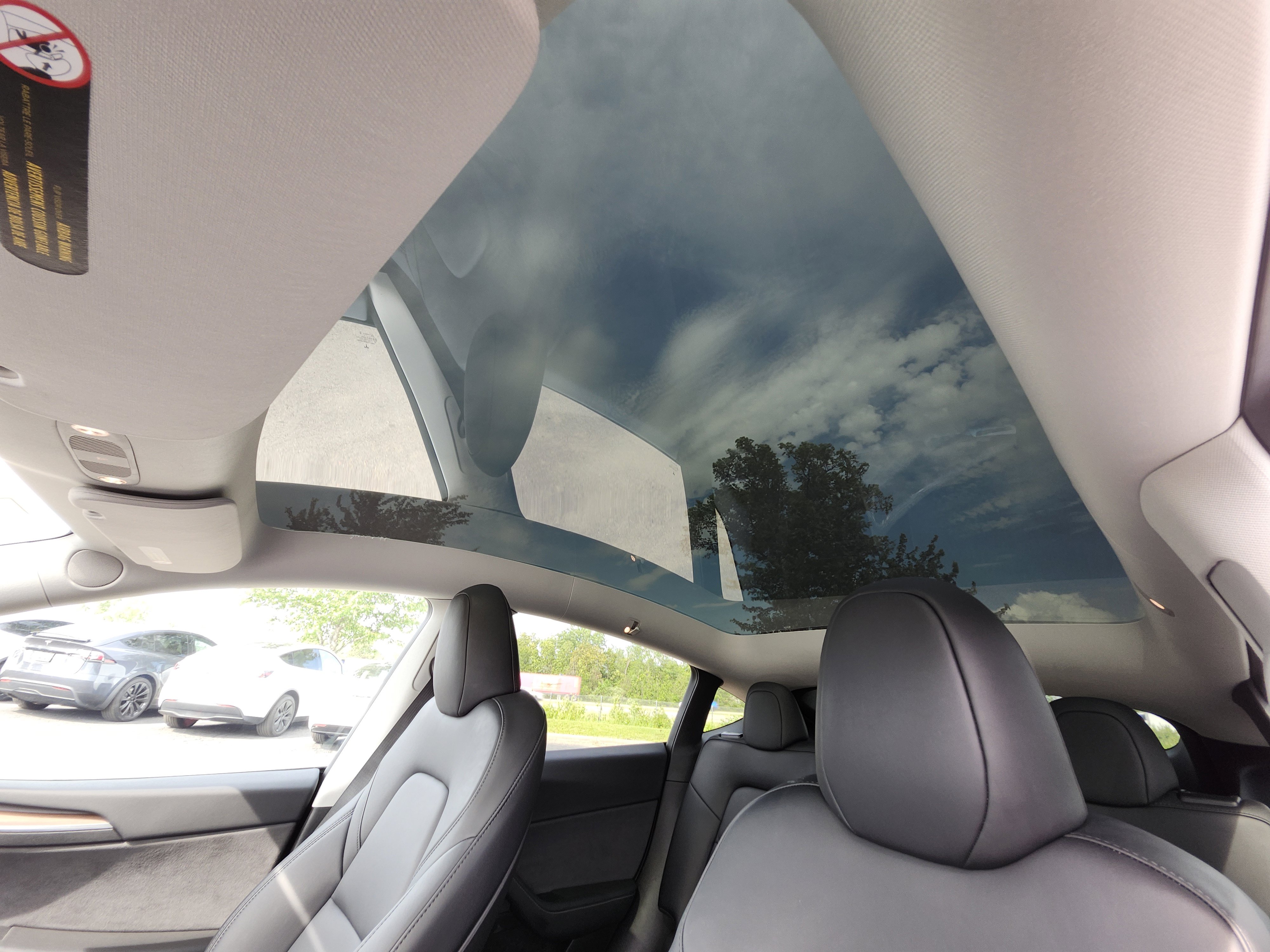 Used 2023 Tesla Model Y Long Range AWD/4WD image 2