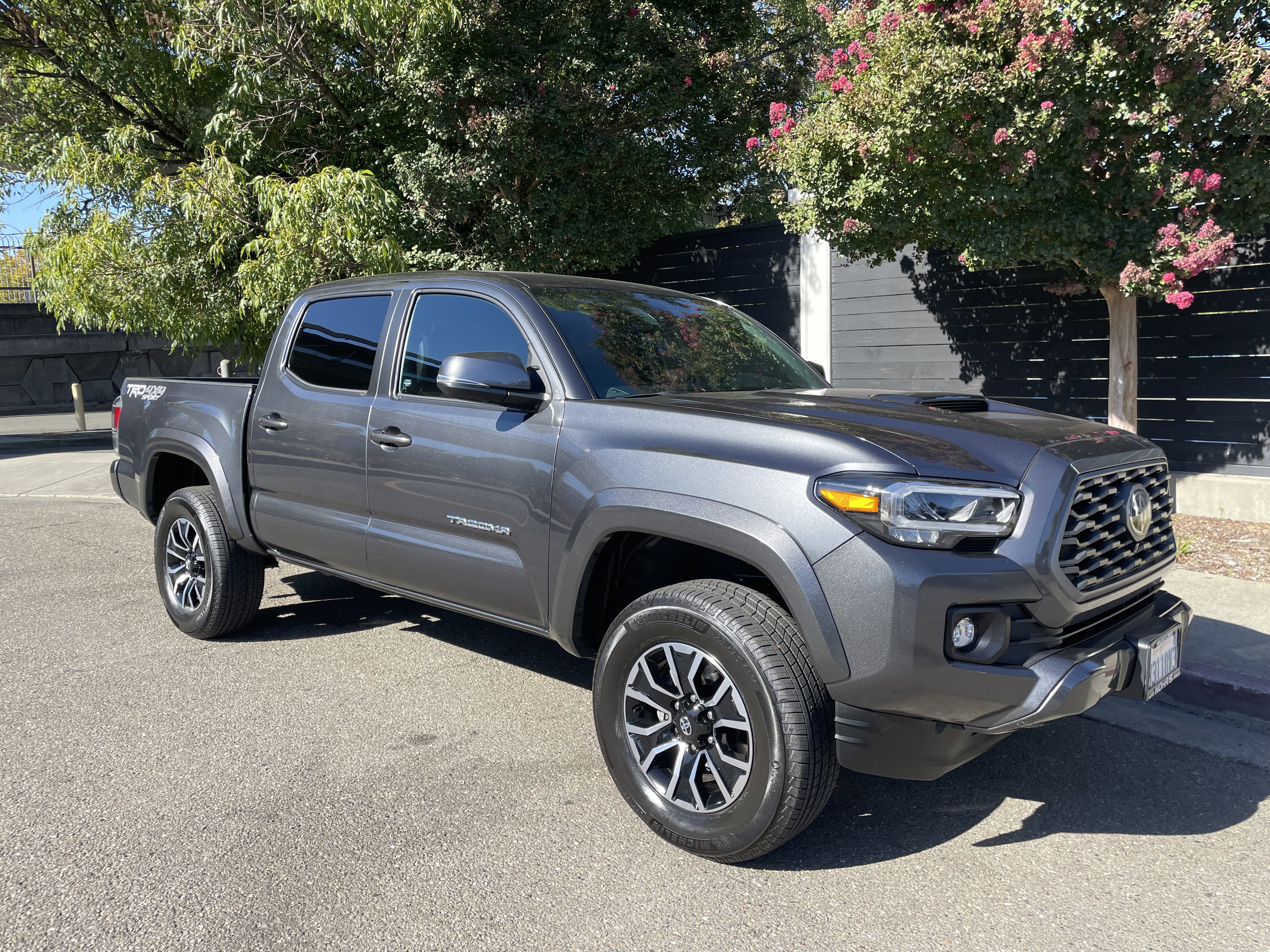 Used 2023 Toyota Tacoma TRD Sport w/ TRD Premium Sport Package AWD/4WD image 3