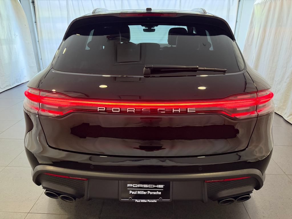 Certified 2026 Porsche Macan AWD/4WD image 8