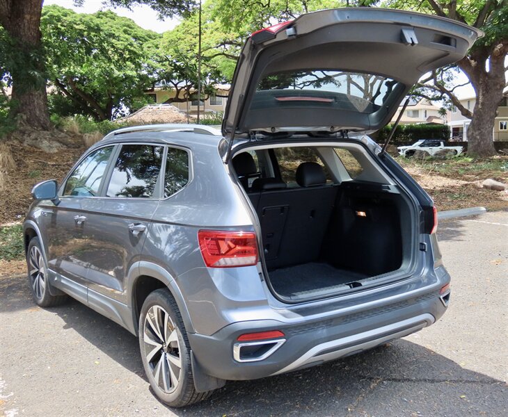 Used 2022 Volkswagen Taos SE FWD image 8