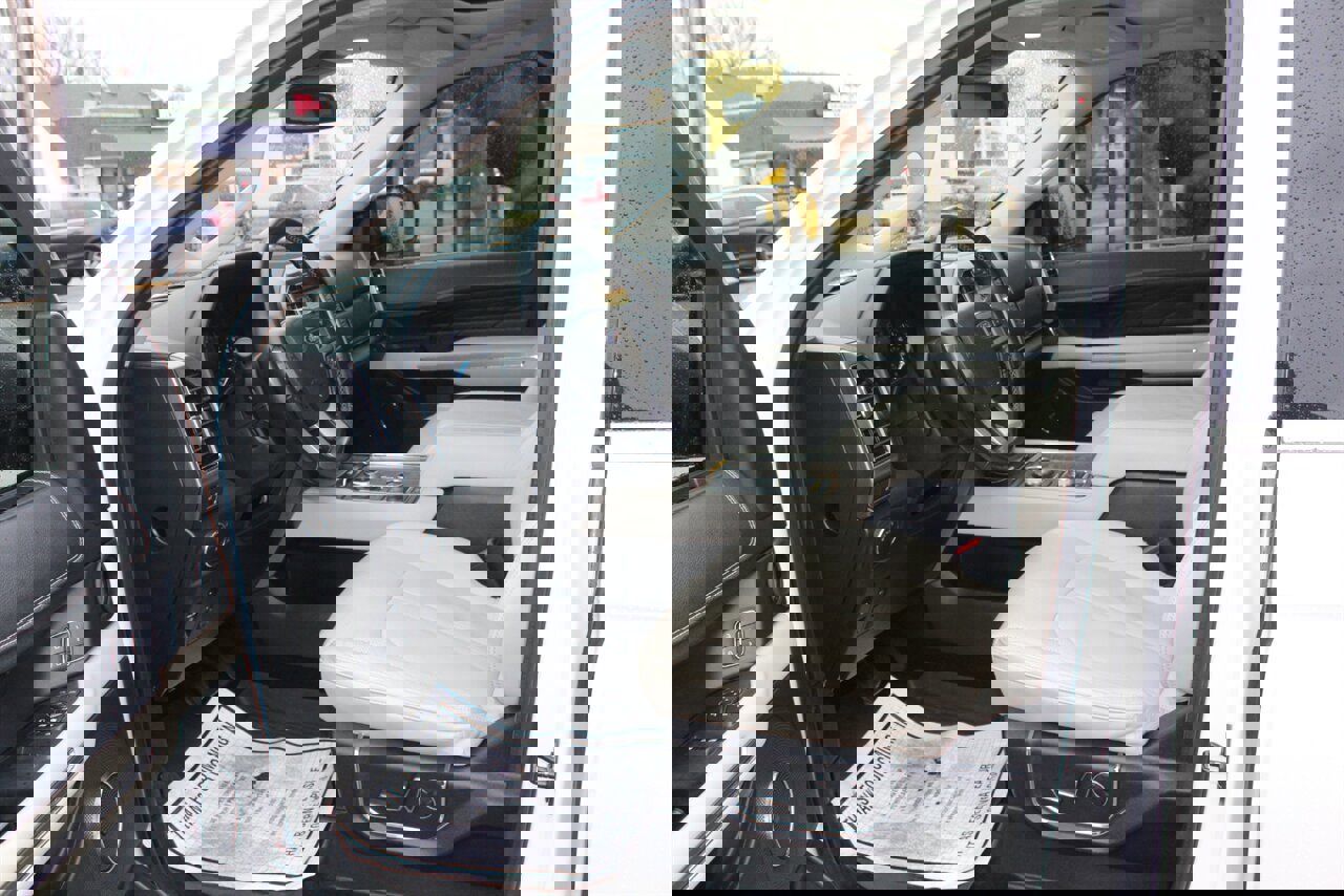 Used 2018 Ford Expedition Platinum image 14