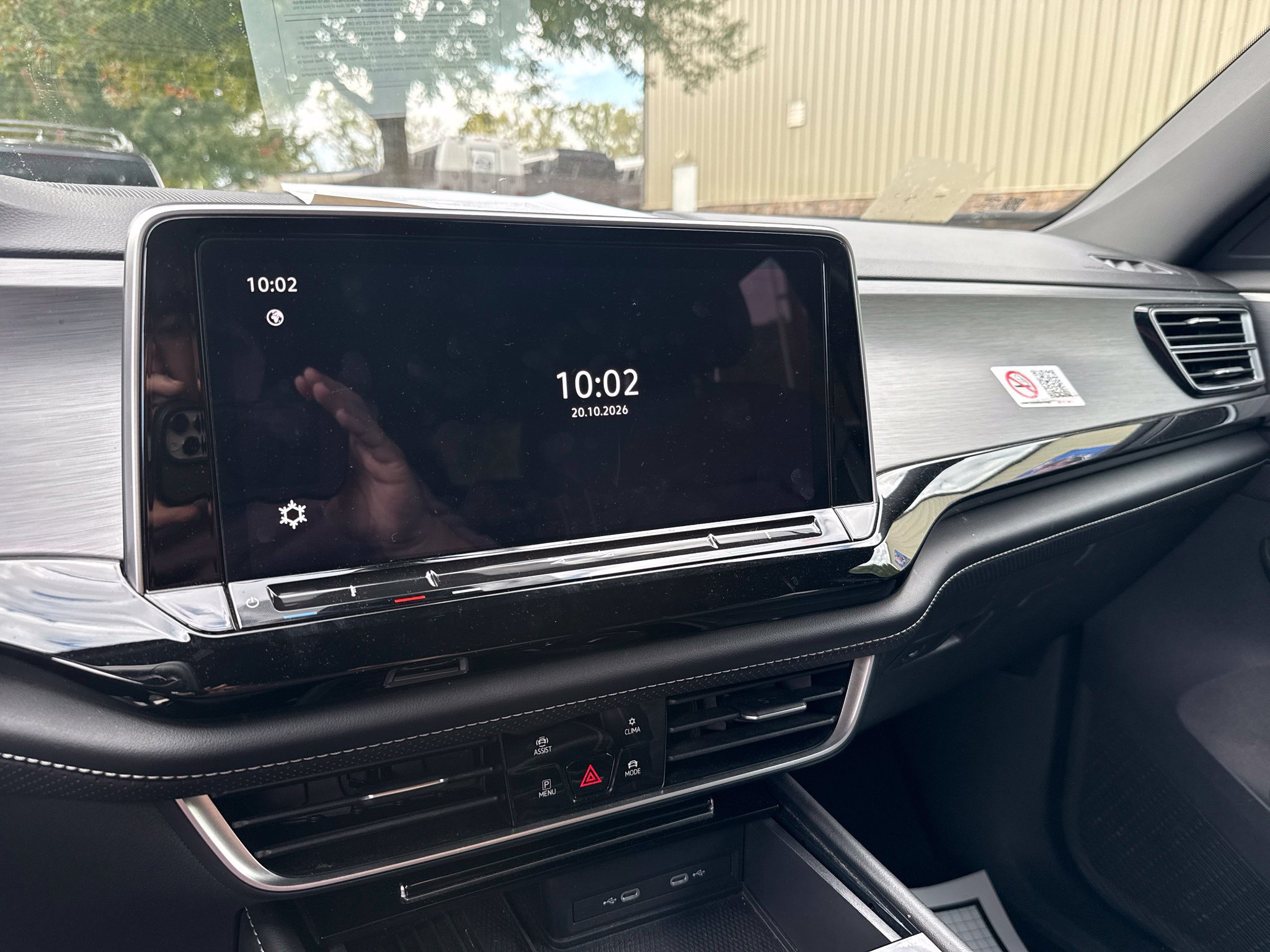 Used 2025 Volkswagen Atlas Cross Sport SE AWD/4WD image 19