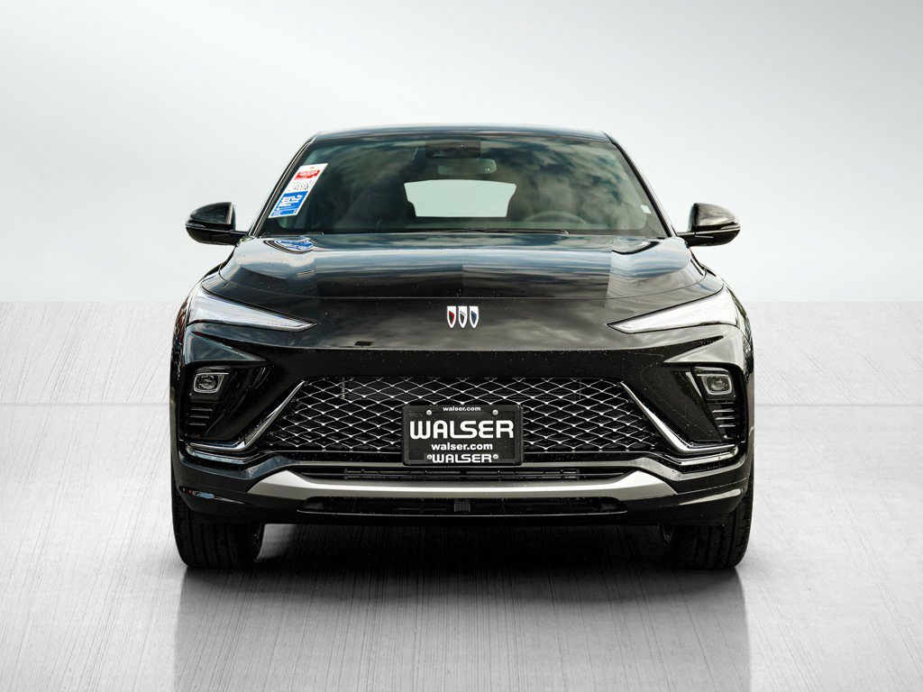 New 2026 Buick Envista Avenir image 2