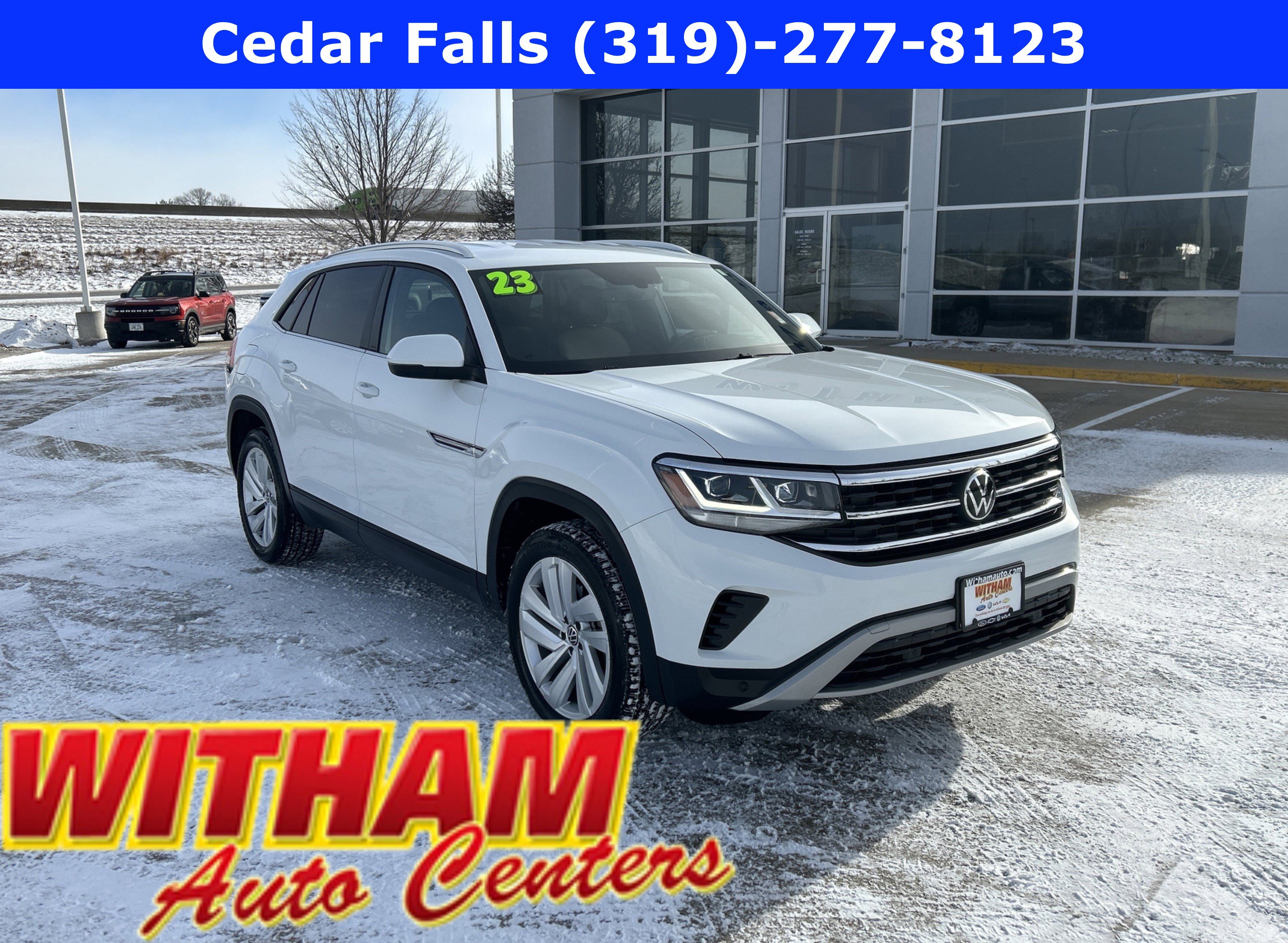 Used 2023 Volkswagen Atlas Cross Sport SE image 1