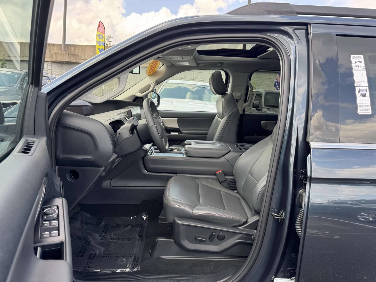 Used 2025 Ford Expedition Max Active AWD/4WD image 19