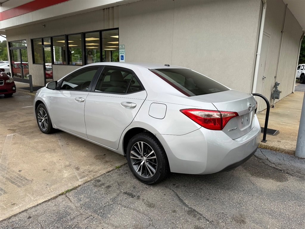 Used 2017 Toyota Corolla LE w/ LE Premium Package FWD image 11