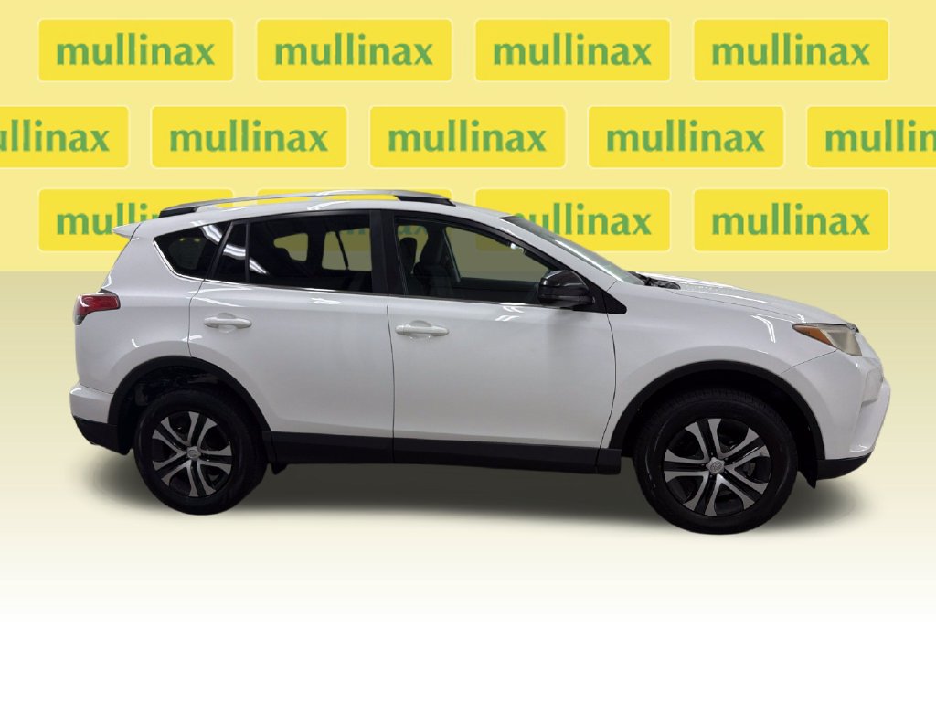Used 2016 Toyota RAV4 LE FWD image 2