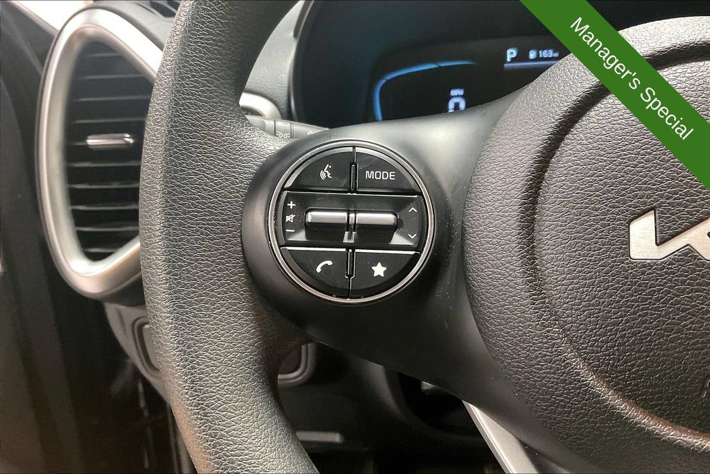 Used 2025 Kia Soul LX FWD image 23