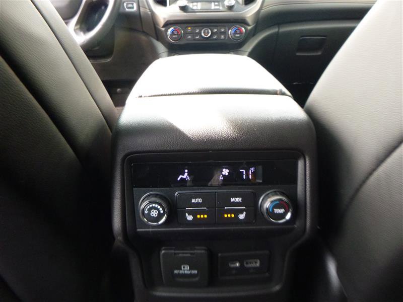 Used 2022 GMC Acadia AT4 w/ Technology Package AWD/4WD image 21