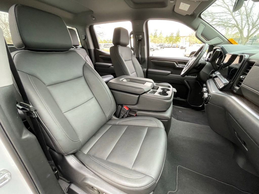 Used 2025 GMC Sierra 1500 SLT AWD/4WD image 32