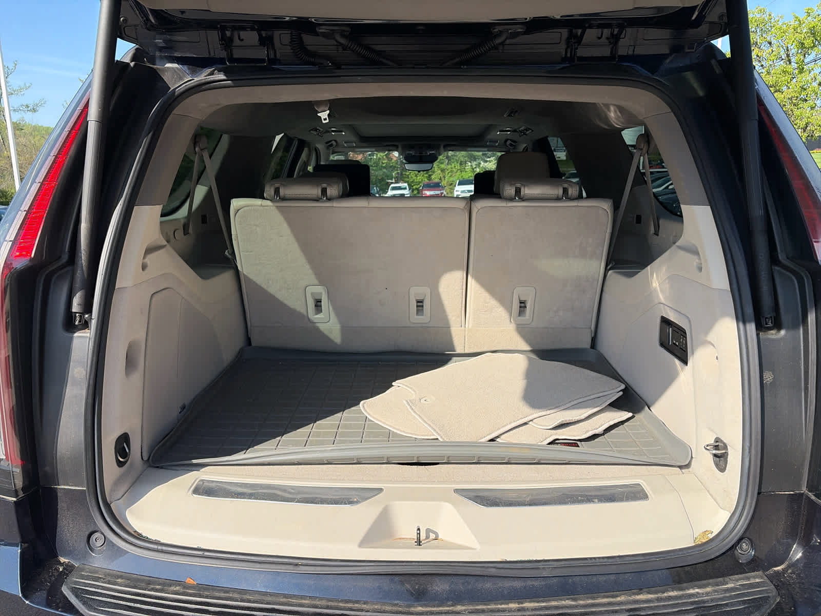 Used 2021 Cadillac Escalade ESV Premium Luxury Platinum AWD/4WD image 8