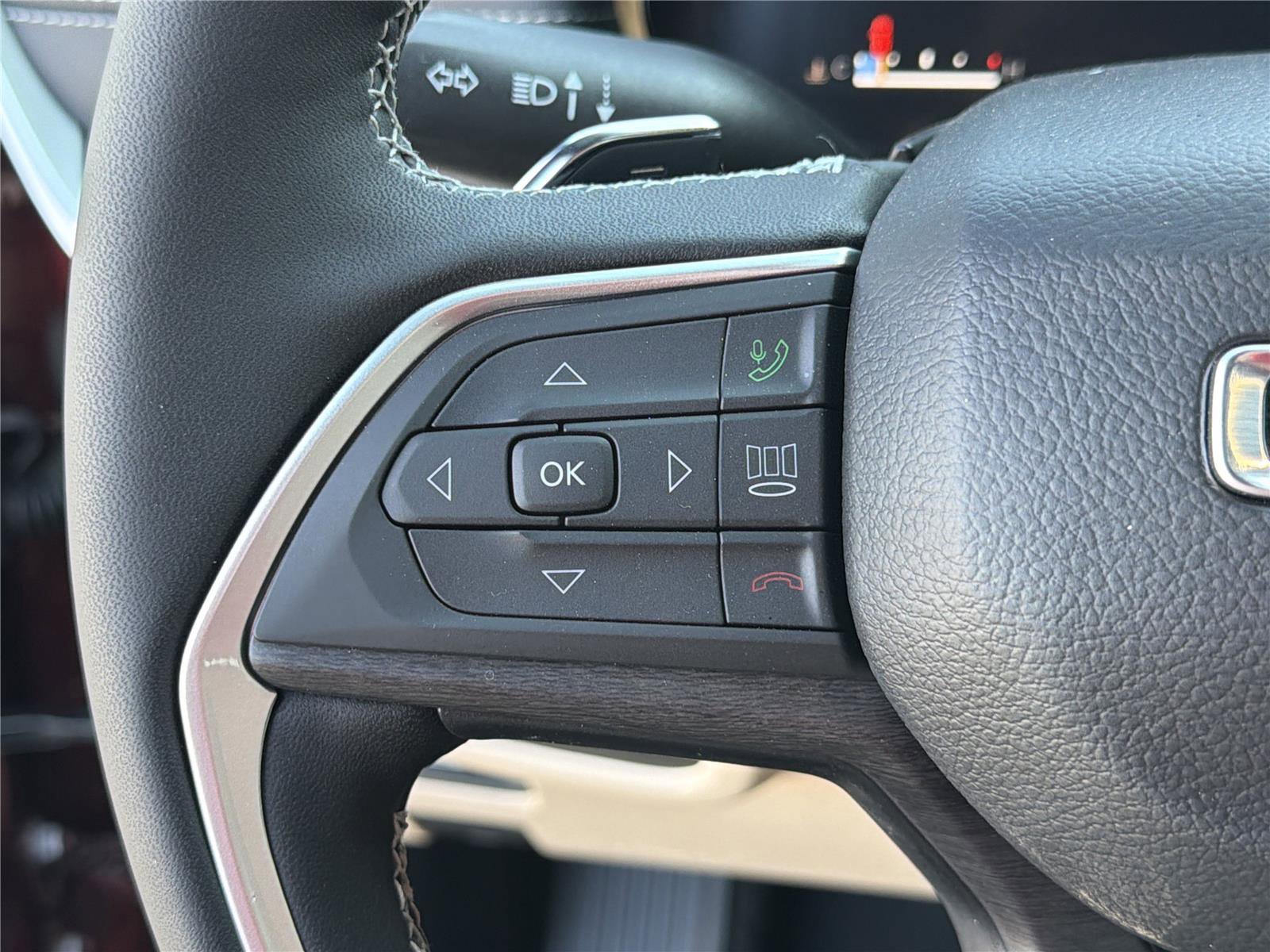 New 2025 Jeep Grand Cherokee Limited w/ Black Appearance Package image 23