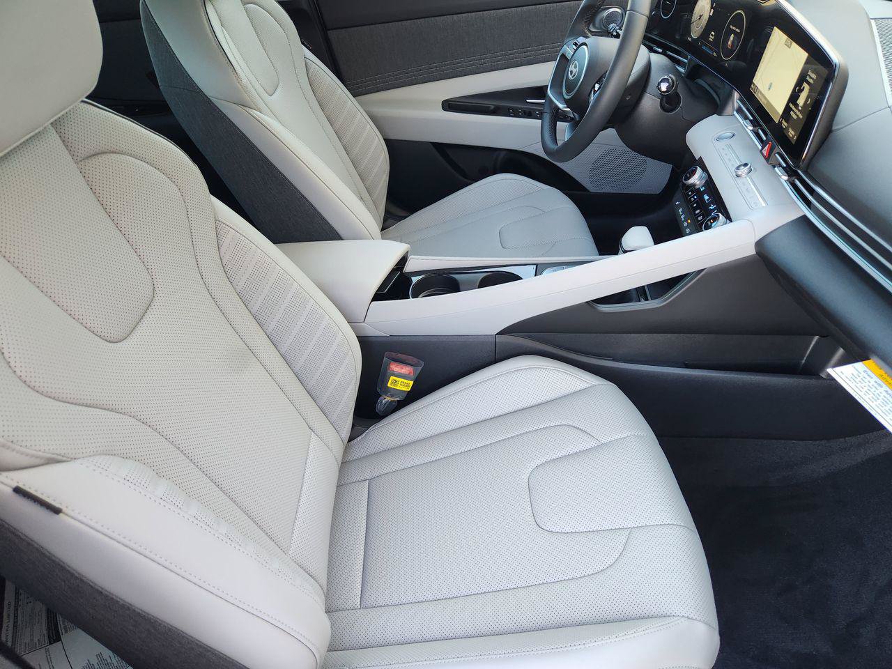 New 2026 Hyundai Elantra Limited FWD image 11